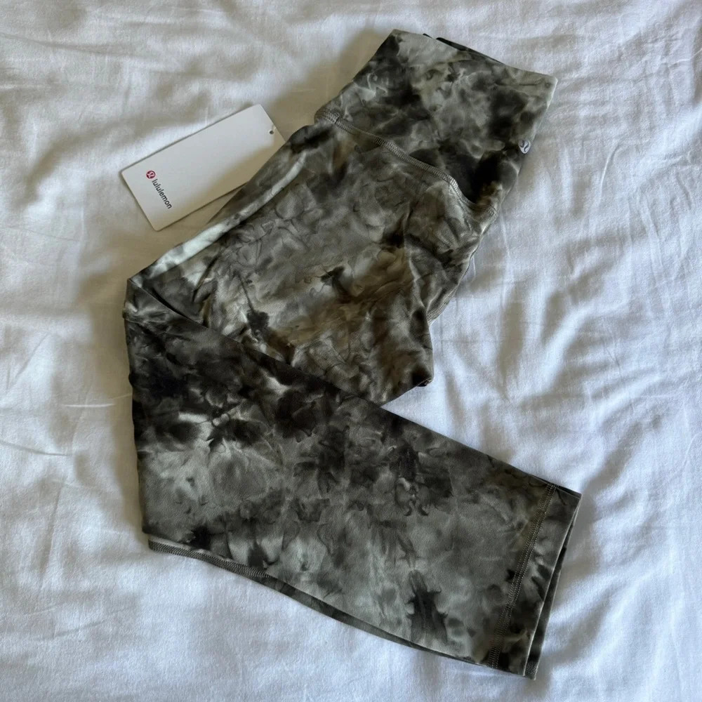 🆕 Lululemon Align Crop 21” Diamond Dye Light Sage Army Green Dark Olive